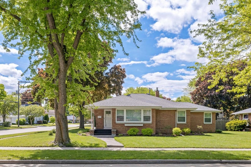 1003 Evans St, Oshkosh, WI 54901