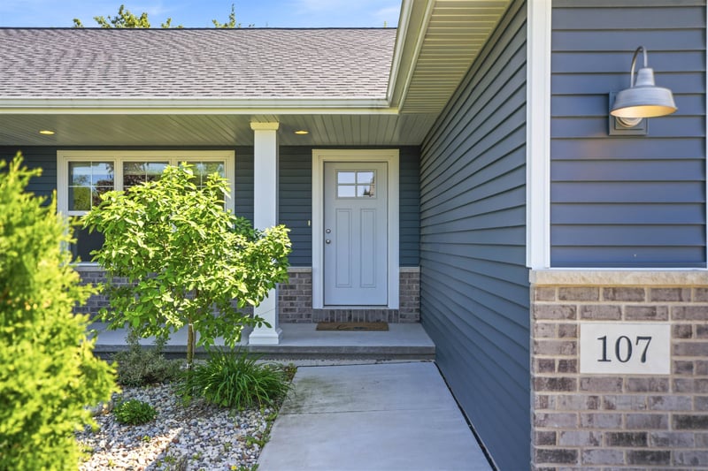107 Brookwood Dr, Hortonville, WI 54944
