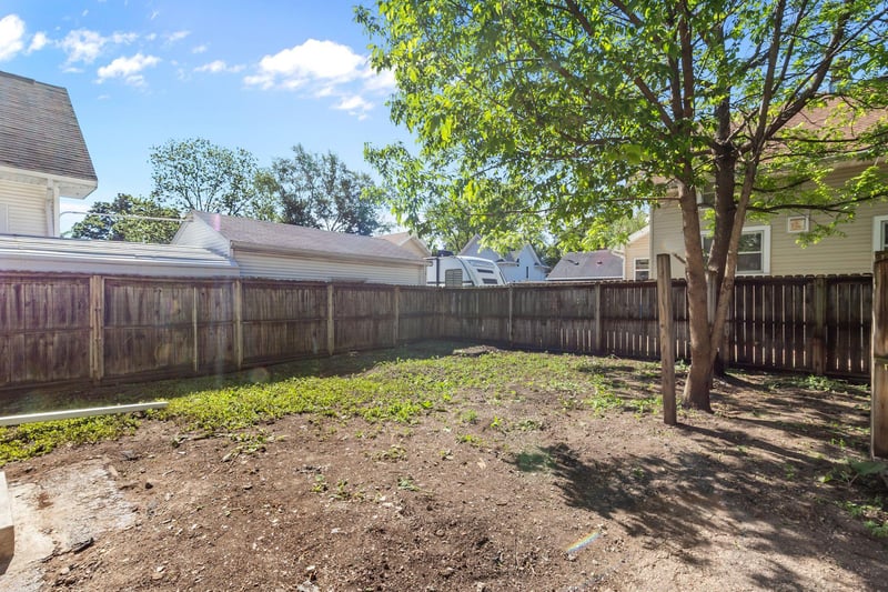 523 Bent Ave, Oshkosh, WI 54901