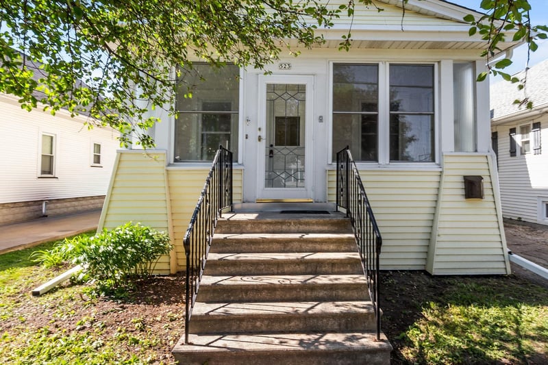 523 Bent Ave, Oshkosh, WI 54901