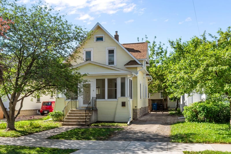 523 Bent Ave, Oshkosh, WI 54901
