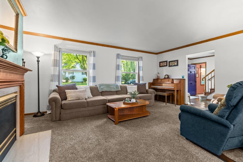 101 Briar Dr, Neenah, WI 54956