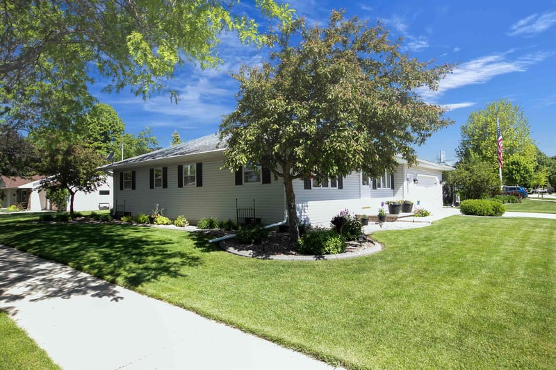 2909 Summerset Dr, Appleton, WI 54915