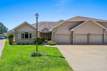945 Brighton Dr, Menasha, WI 54952