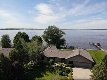 9512 Laura Ln, Winneconne, WI 54986-9627