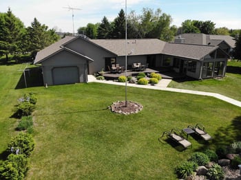 9512 Laura Ln, Winneconne, WI 54986-9627