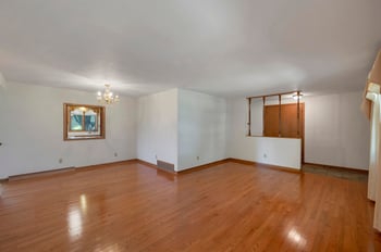 2657 Pioneer Dr, Green Bay, WI 54313