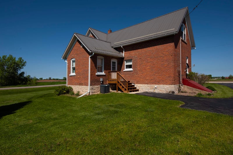 3553 County Line Rd, Luxemburg, WI 54217