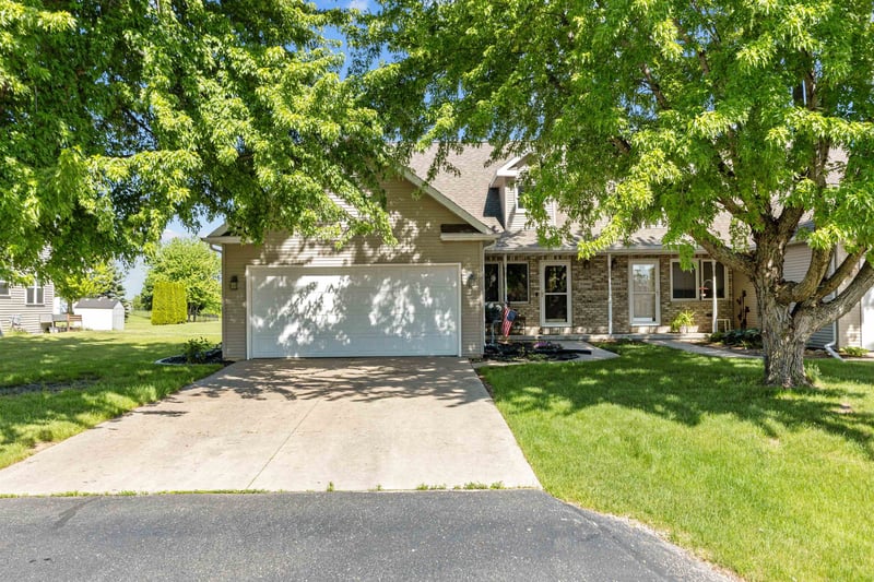 N1066 Vander Maazen Dr, Greenville, WI 54942