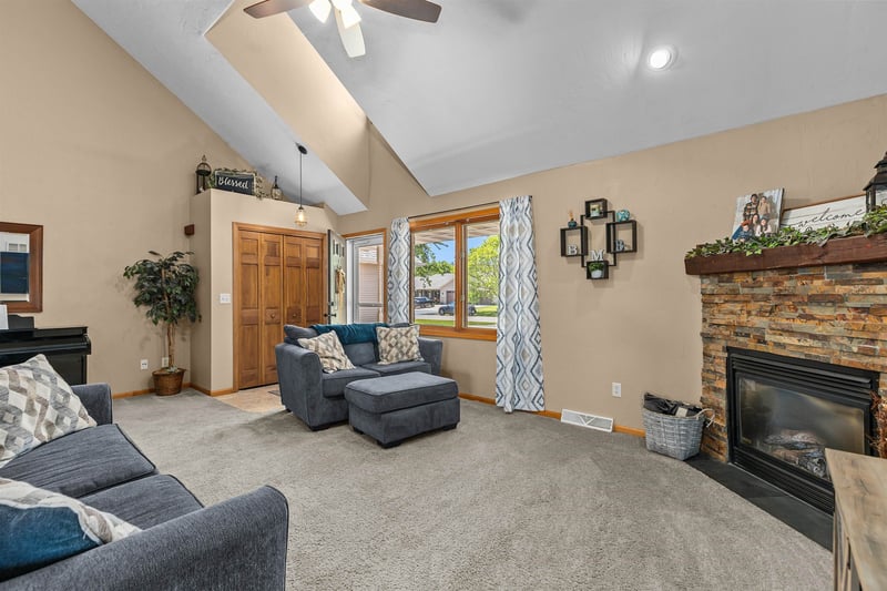N1006 Vander Maazen Dr, Greenville, WI 54942