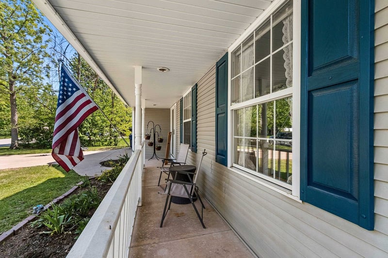354 Longwood Ln, Wrightstown, WI 54180-1216