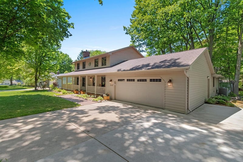 500 Eagle Ter, Green Bay, WI 54313