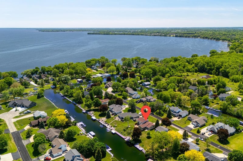 5170 Killdeer Ln, Oshkosh, WI 54901-1373