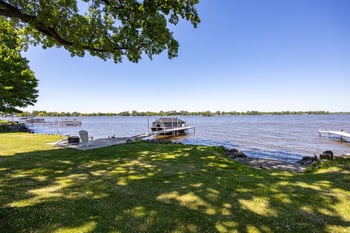 2432 Hickory Ln, Oshkosh, WI 54901-2522