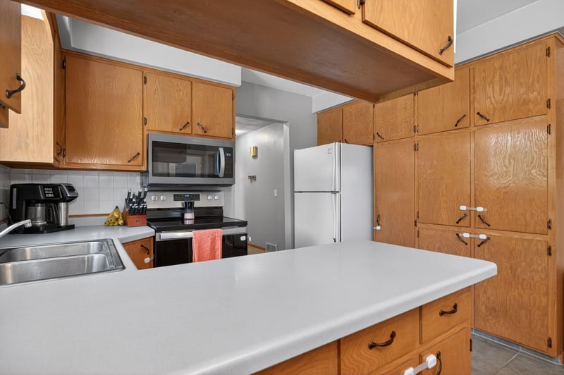 N8897 Coop Rd, Menasha, WI 54952