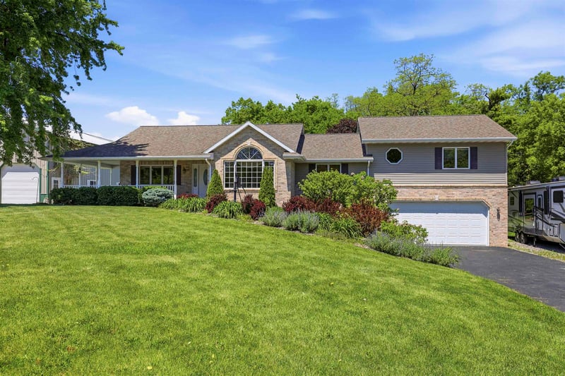 W134 County Road Uu, Kaukauna, WI 54130-7834