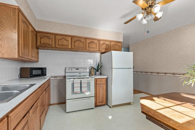 617 Marcella Ave, Combined Locks, WI 54113