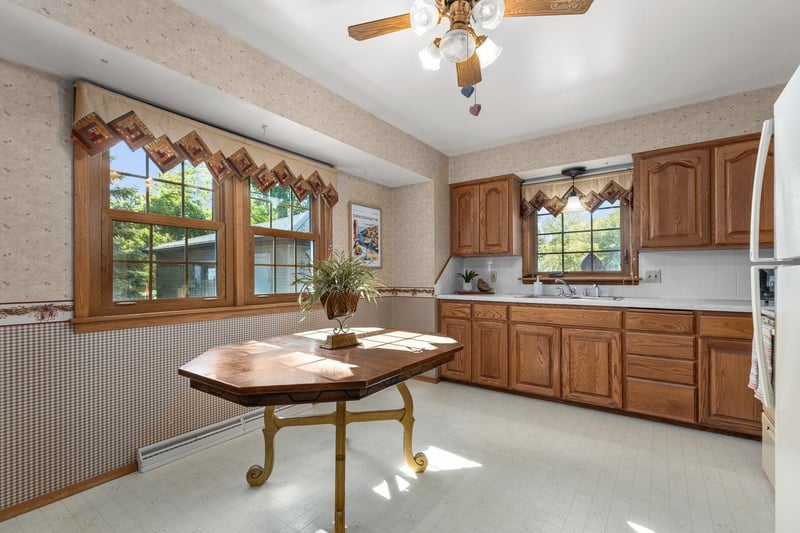 617 Marcella Ave, Combined Locks, WI 54113