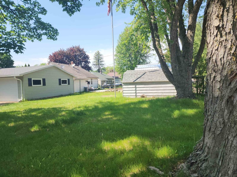 1020 Smalley St, Shawano, WI 54166-3232