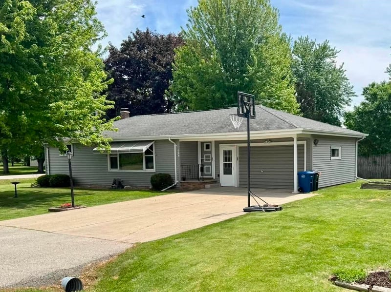 288 Forkin St, Menasha, WI 54952