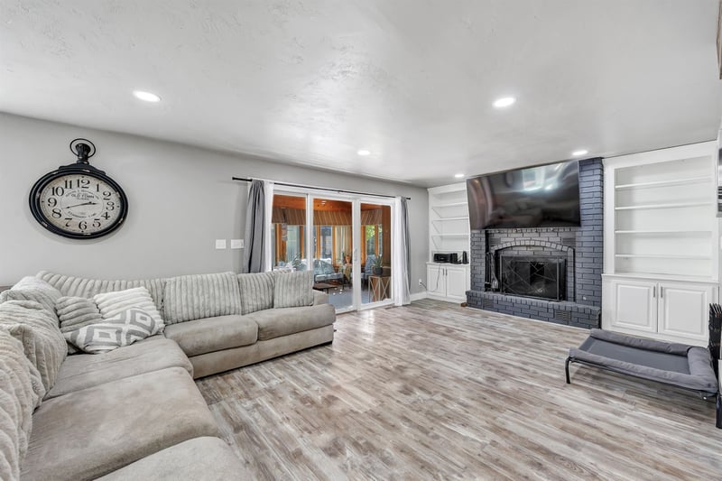 2004 Ledgeview Rd, De Pere, WI 54115