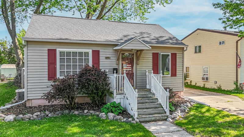 628 Roosevelt St, Neenah, WI 54956