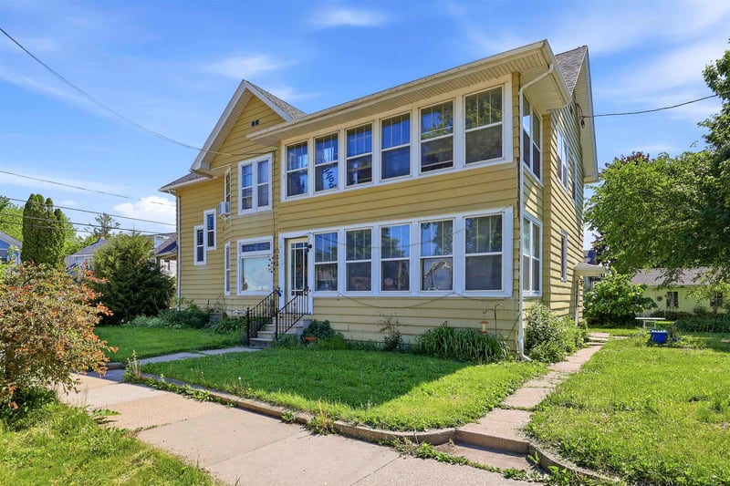 1201 Ceape Ave, Oshkosh, WI 54901-5423