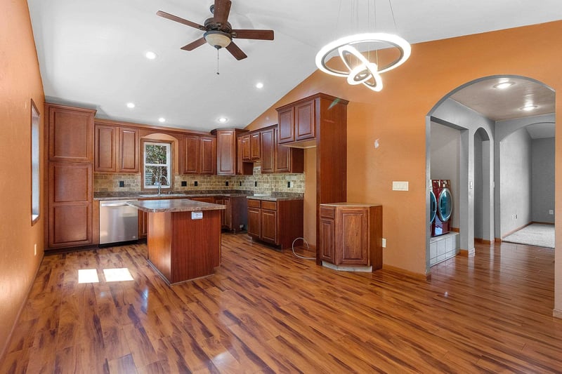 2110 Center St, Green Bay, WI 54304-4914
