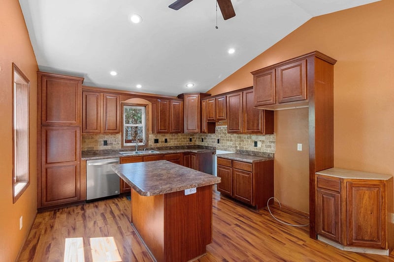 2110 Center St, Green Bay, WI 54304-4914