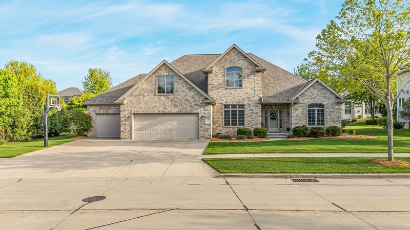 309 Stratford Ln, Appleton, WI 54913