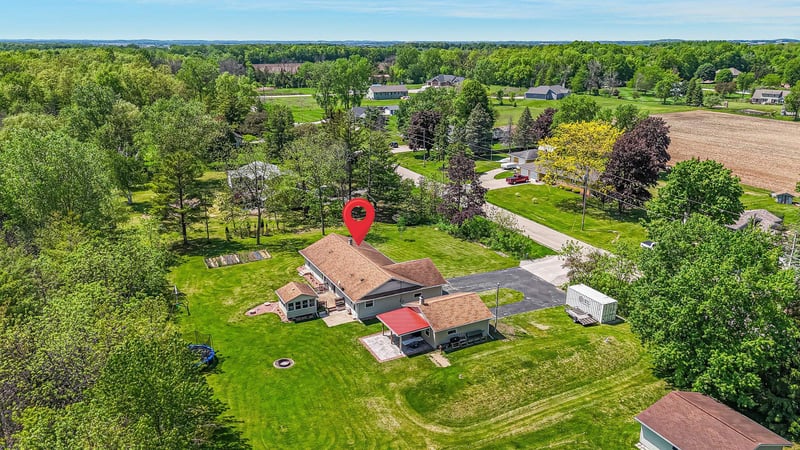 2987 Shady Ln, Neenah, WI 54956-9509