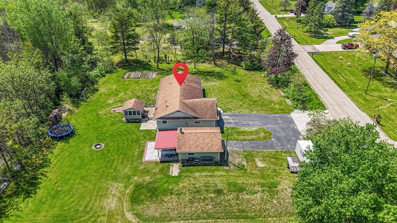 2987 Shady Ln, Neenah, WI 54956-9509