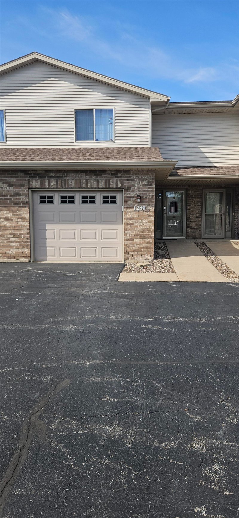 1249 Pond View Cir, De Pere, WI 54115
