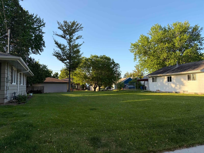 Tyler Ave, Oshkosh, WI 54902-3465