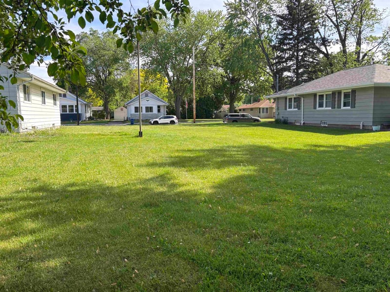 Tyler Ave, Oshkosh, WI 54902-3465