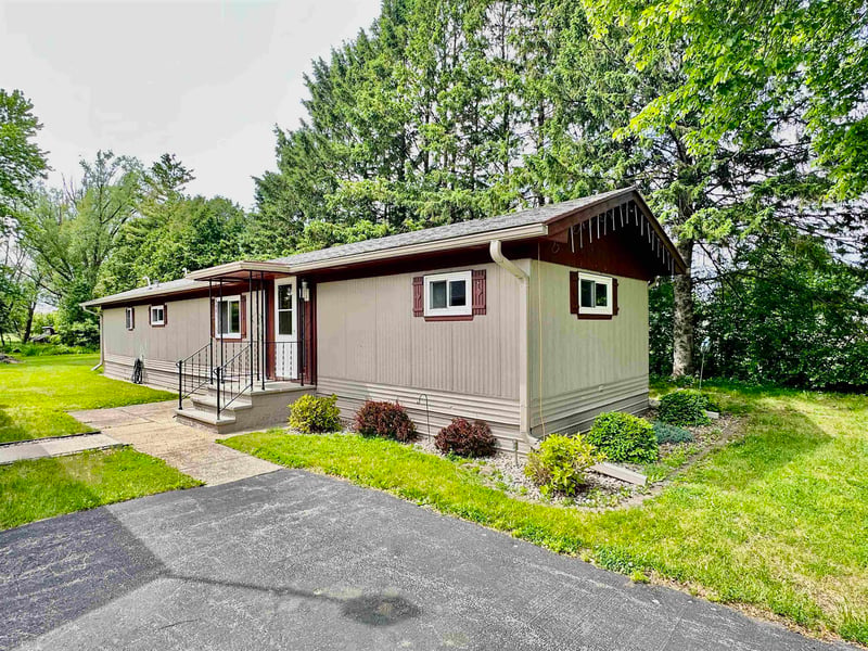 4631 Melody Ln, Oshkosh, WI 54904