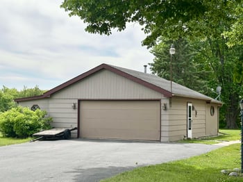 4631 Melody Ln, Oshkosh, WI 54904-9073
