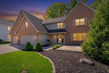 2752 Woodland Hills Ct, Green Bay, WI 54311