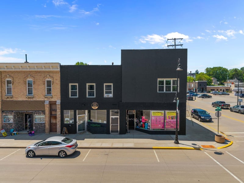 107 2nd St, Kaukauna, WI 54130