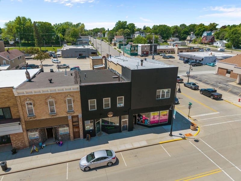 107 2nd St, Kaukauna, WI 54130