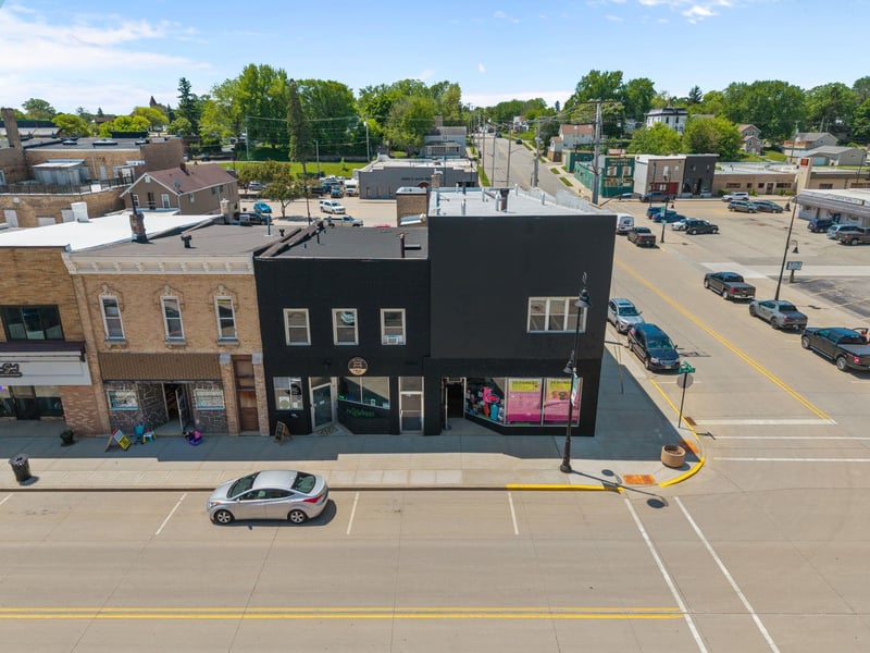 107 2nd St, Kaukauna, WI 54130