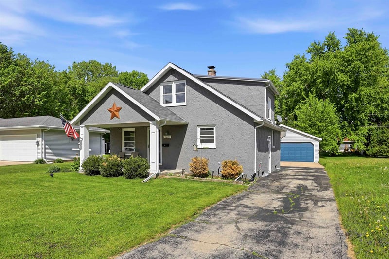1420 Owaissa St, Appleton, WI 54911