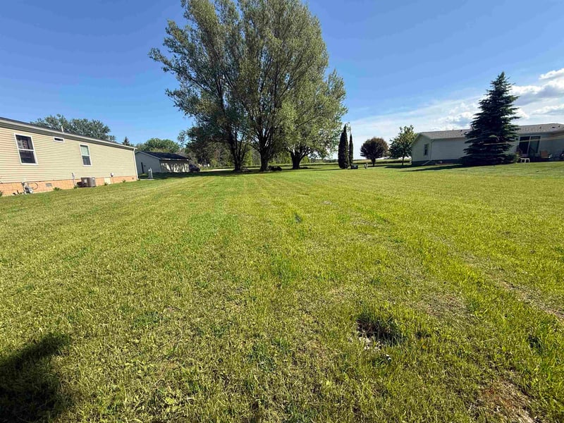 Tomahawk Ln #42, Cecil, WI 54111