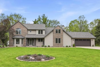 3296 Pioneer Dr, Green Bay, WI 54313