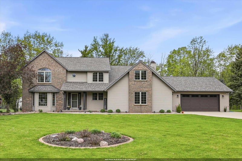 3296 Pioneer Dr, Green Bay, WI 54313