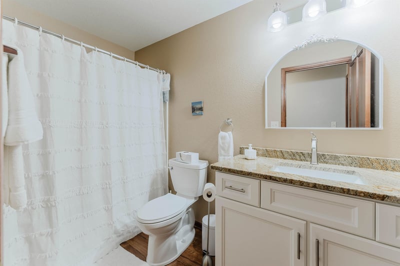 485 Packer Ave, Oshkosh, WI 54901-1585