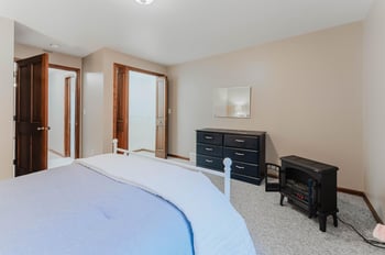 485 Packer Ave, Oshkosh, WI 54901-1585