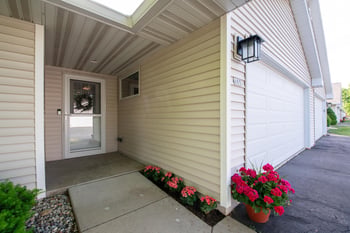 485 Packer Ave, Oshkosh, WI 54901-1585