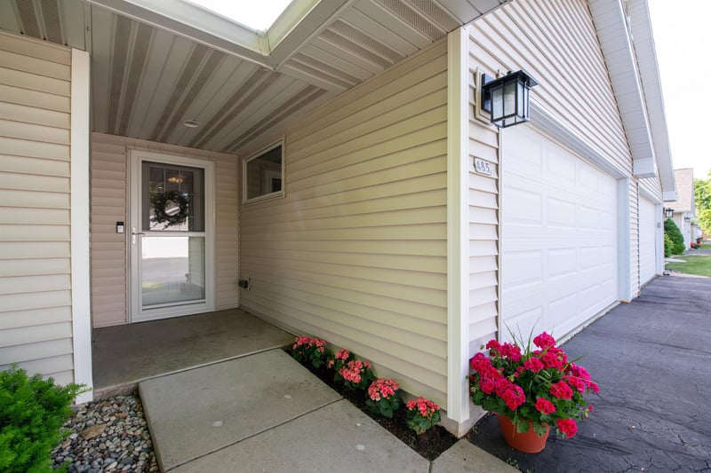 485 Packer Ave, Oshkosh, WI 54901-1585