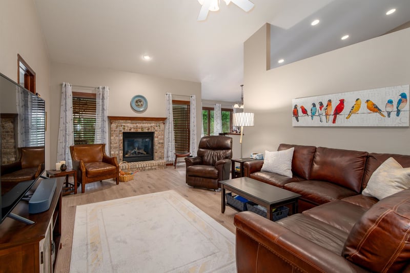 485 Packer Ave, Oshkosh, WI 54901-1585